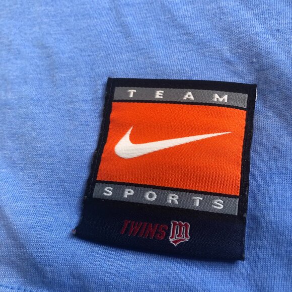 Nike Minnesota Twins Shirt Men Large Blue Raglan 3/4 Sleeve Baseball Cooperstown - Picture 2 of 10